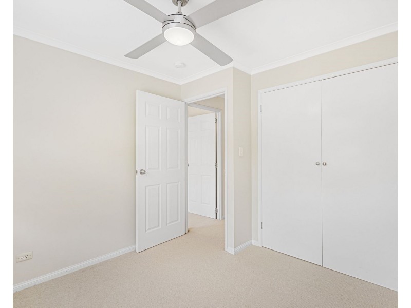 32 Burrumbuck Street, Chapel Hill QLD 4069