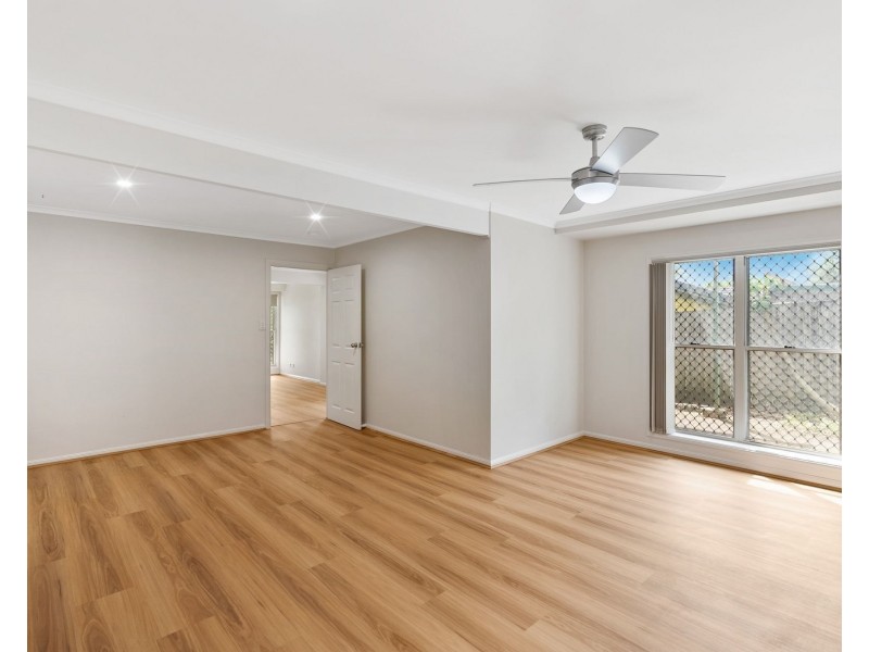 32 Burrumbuck Street, Chapel Hill QLD 4069