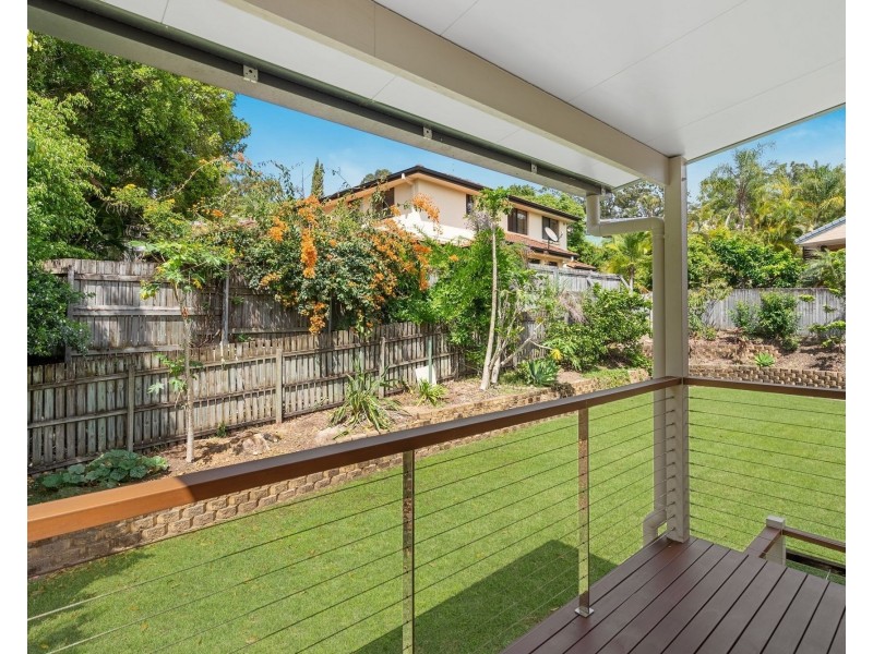 32 Burrumbuck Street, Chapel Hill QLD 4069