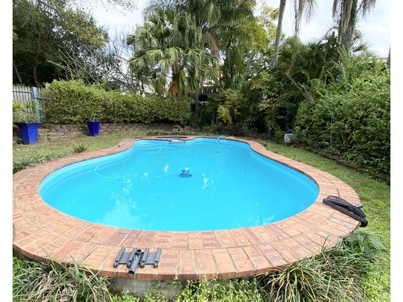 86 Chermside Rd, East Ipswich QLD 4305