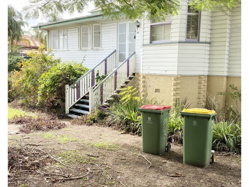 86 Chermside Rd, East Ipswich QLD 4305