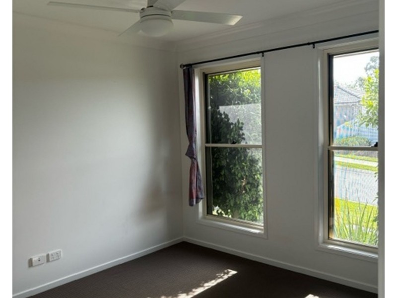 8 Kinkajou St, Deebing Heights QLD 4306
