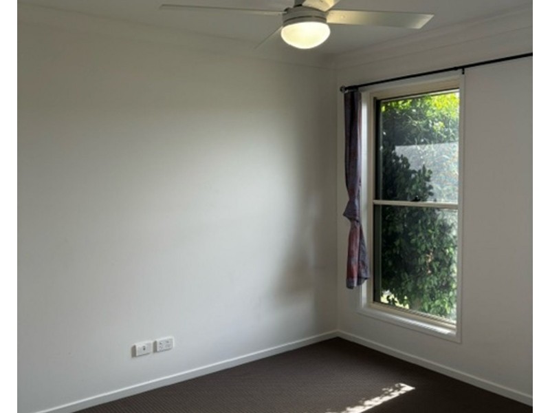 8 Kinkajou St, Deebing Heights QLD 4306