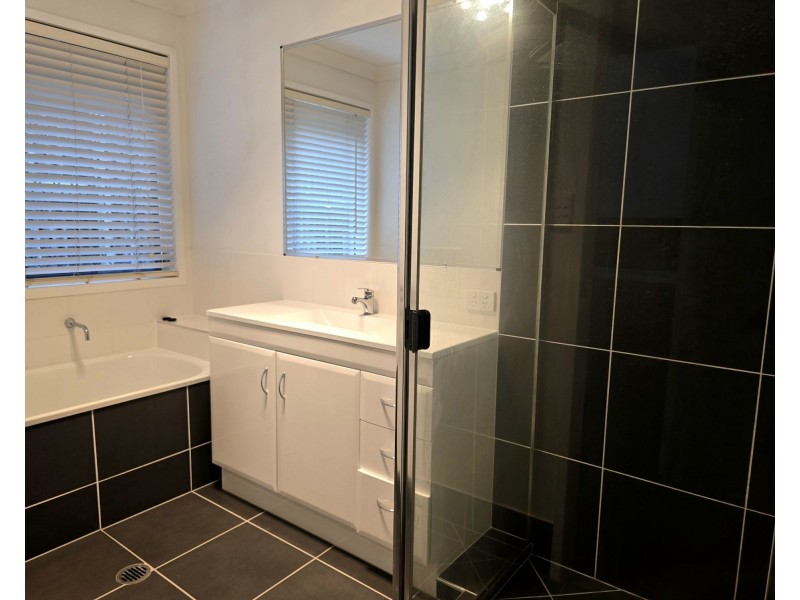 8 Kinkajou St, Deebing Heights QLD 4306