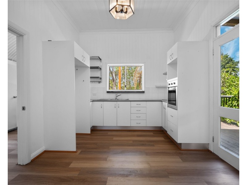21 Pelican St, North Ipswich QLD 4305