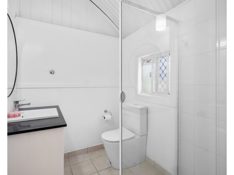 21 Pelican St, North Ipswich QLD 4305