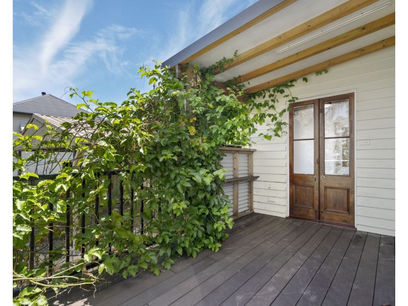 21 Pelican St, North Ipswich QLD 4305