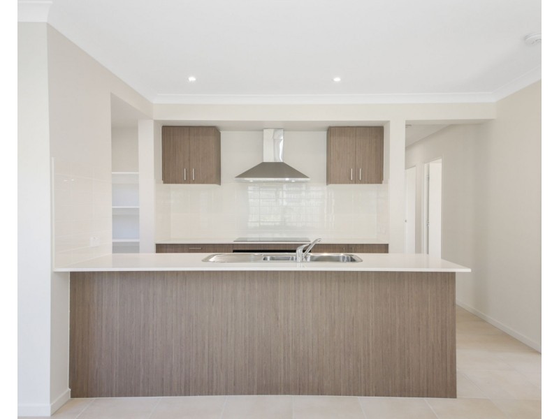 24 Eucalyptus Cct, Springfield QLD 4300