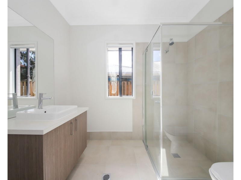 24 Eucalyptus Cct, Springfield QLD 4300