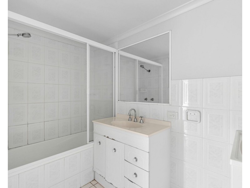 4/120 Indooroopilly Road, Taringa QLD 4068