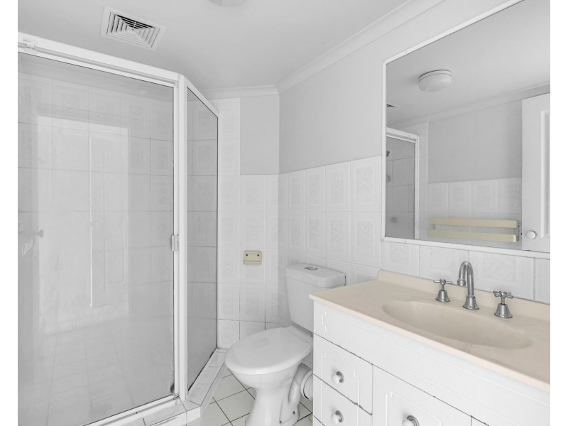 4/120 Indooroopilly Road, Taringa QLD 4068