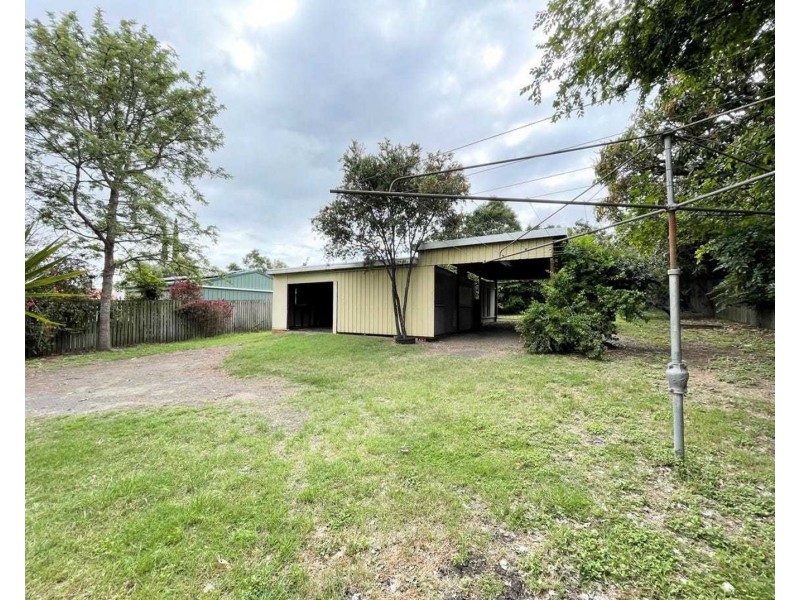 1/4 Lusitania, Ipswich QLD 4305