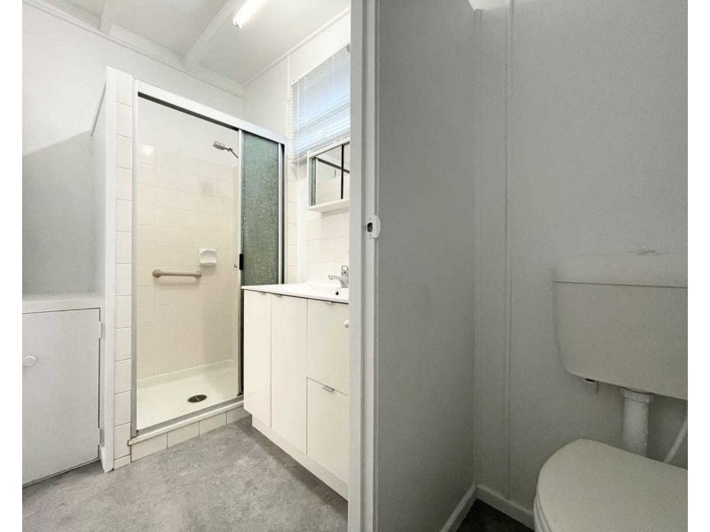 1/4 Lusitania, Ipswich QLD 4305