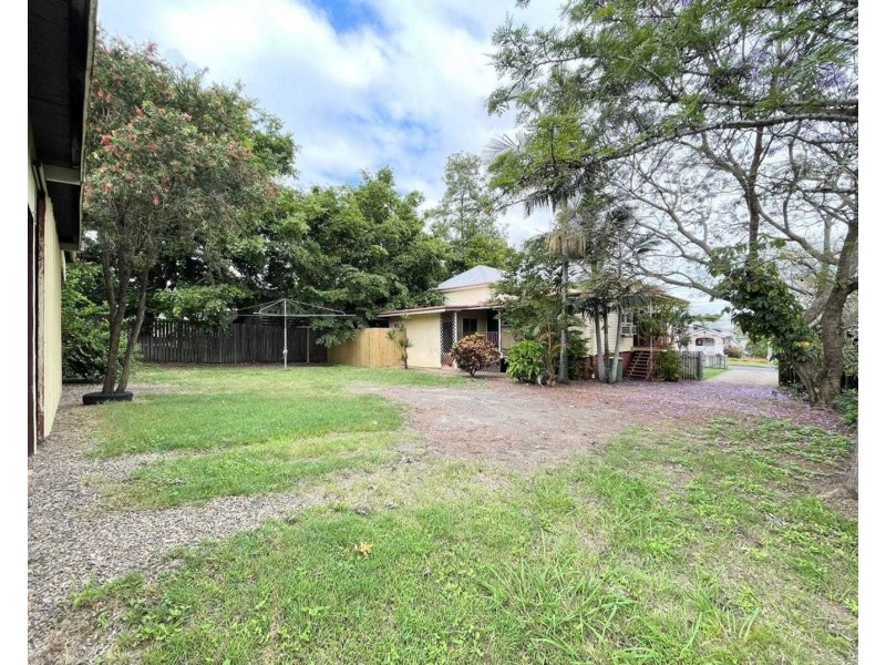 1/4 Lusitania, Ipswich QLD 4305