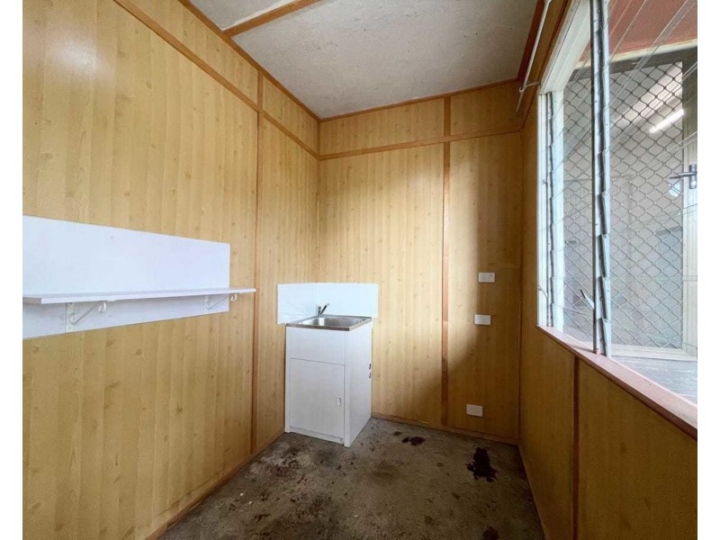 1/4 Lusitania, Ipswich QLD 4305