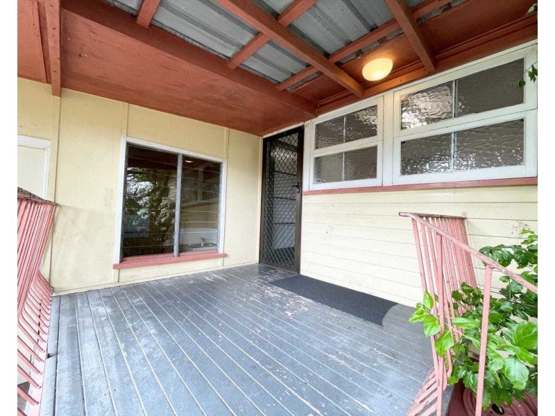 1/4 Lusitania, Ipswich QLD 4305