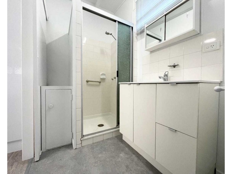1/4 Lusitania, Ipswich QLD 4305