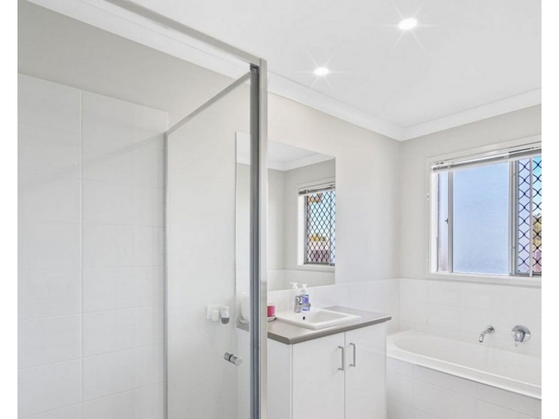 27 Essex Street, Karalee QLD 4306