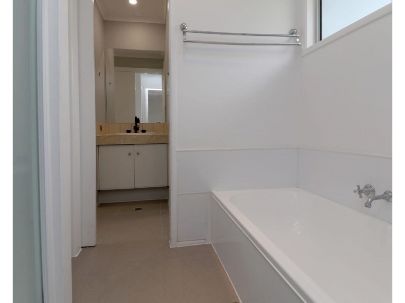 10 Kirton, Redbank Plains QLD 4301