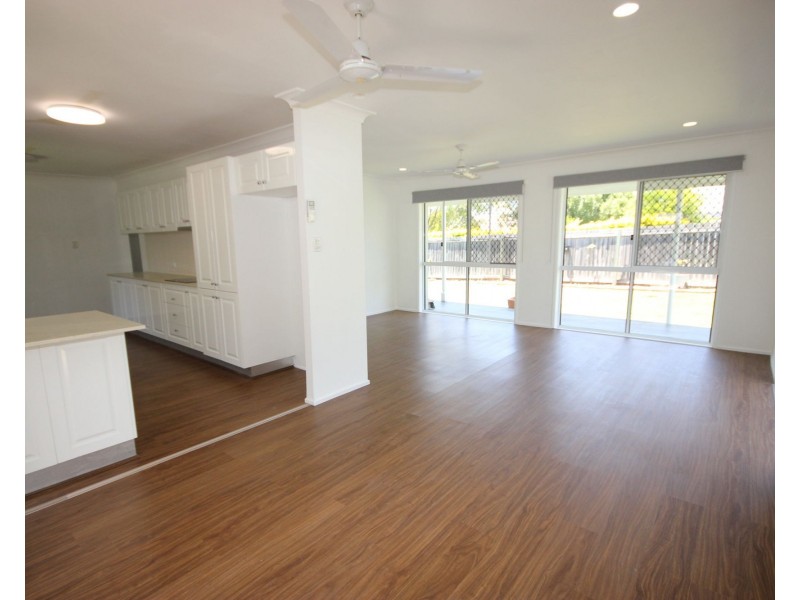 6 Ian Street, Eastern Heights QLD 4305