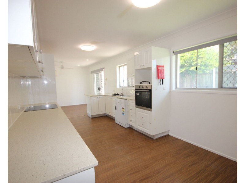 6 Ian Street, Eastern Heights QLD 4305