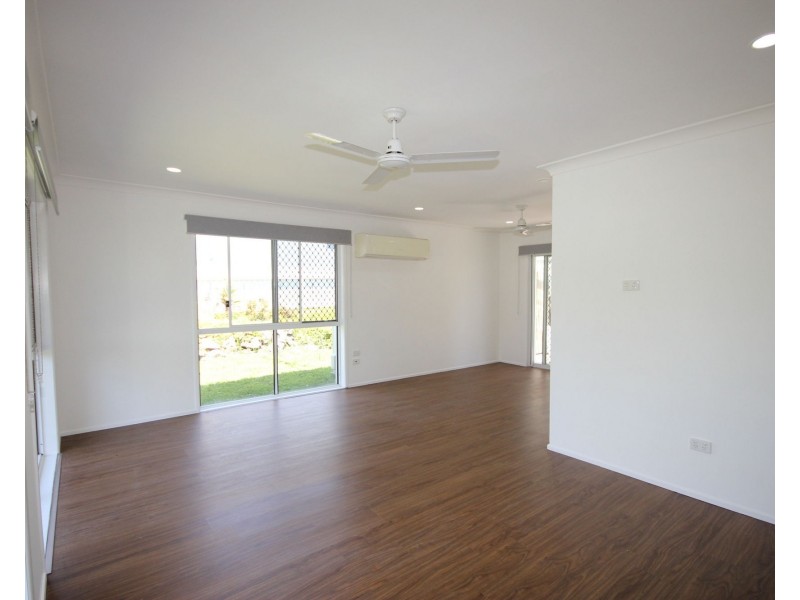 6 Ian Street, Eastern Heights QLD 4305