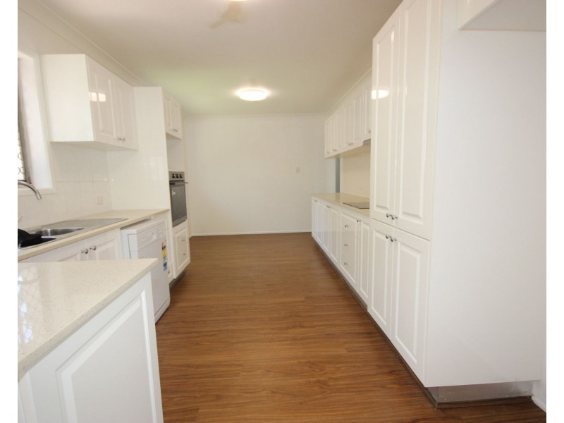 6 Ian Street, Eastern Heights QLD 4305