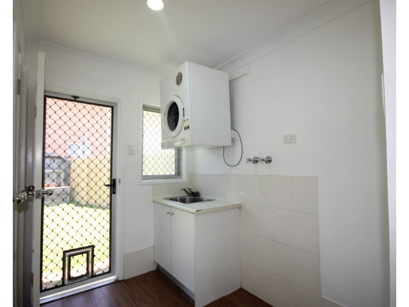 6 Ian Street, Eastern Heights QLD 4305