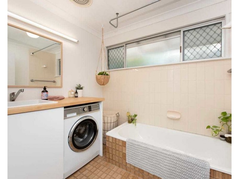 53 Goldsbrough Rd, Taringa QLD 4068