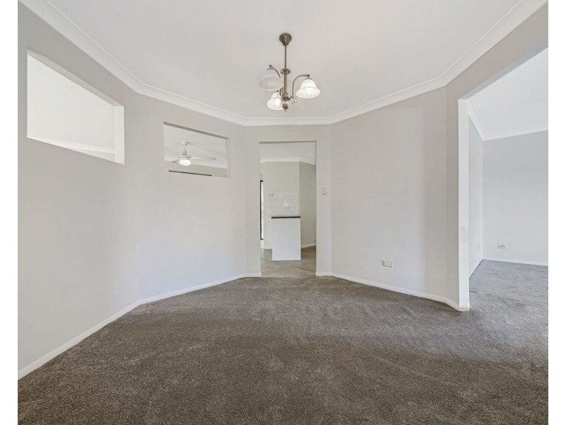 11 Samford Place, Forest Lake QLD 4078