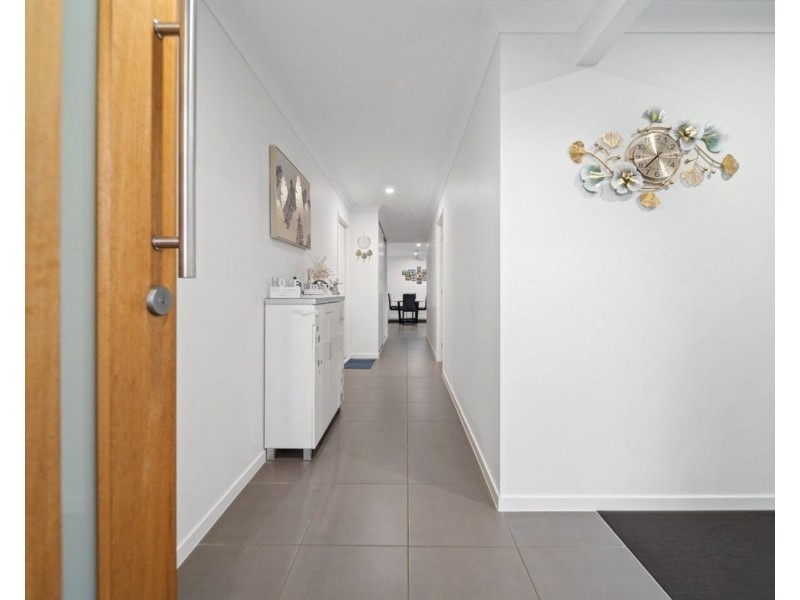 8 Loghopper Court, Redbank Plains QLD 4301