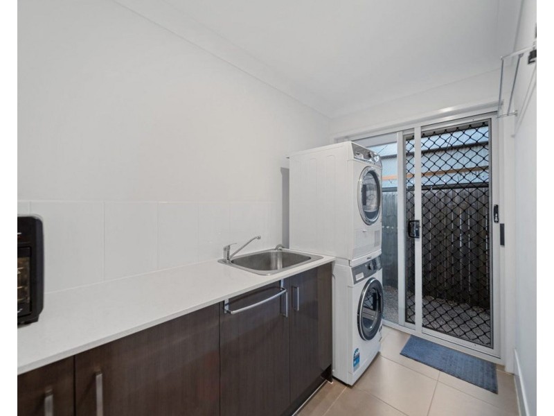 8 Loghopper Court, Redbank Plains QLD 4301