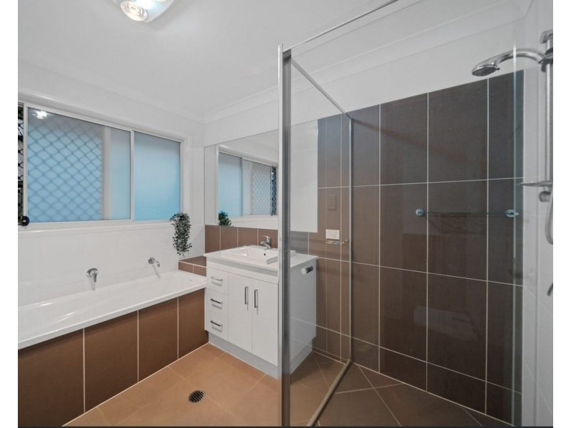 8 Loghopper Court, Redbank Plains QLD 4301