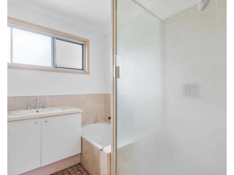 4 Gill Court, Bundamba QLD 4304