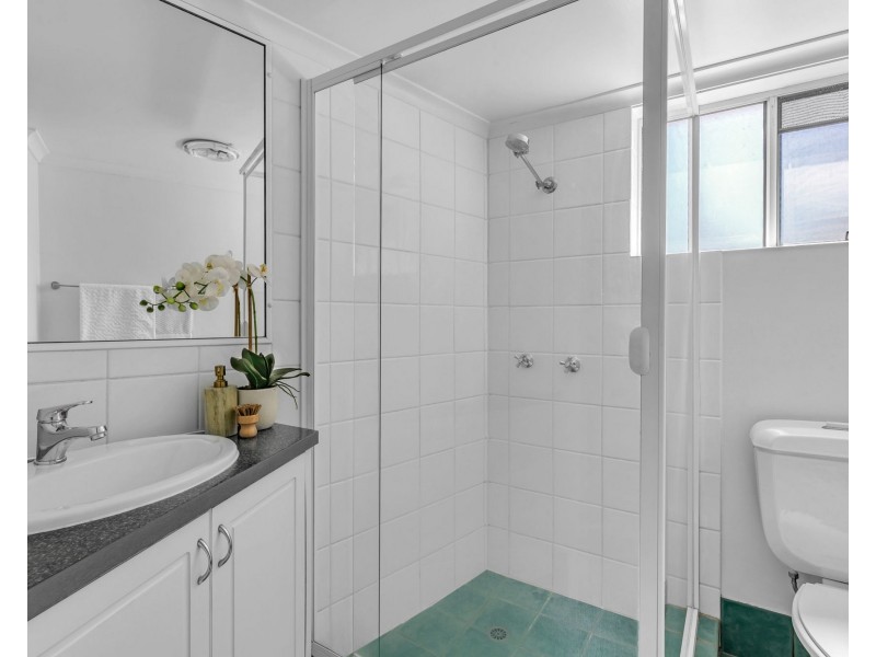 2/106 Indooroopilly Road, Taringa QLD 4068