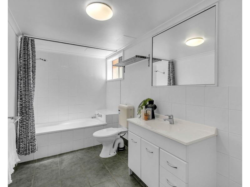 2/106 Indooroopilly Road, Taringa QLD 4068