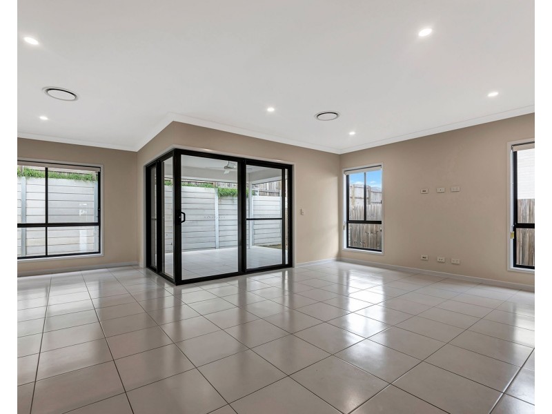 16 Teddy place, Ripley QLD 4306