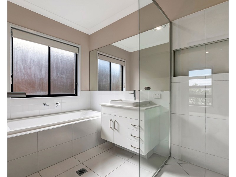 16 Teddy place, Ripley QLD 4306