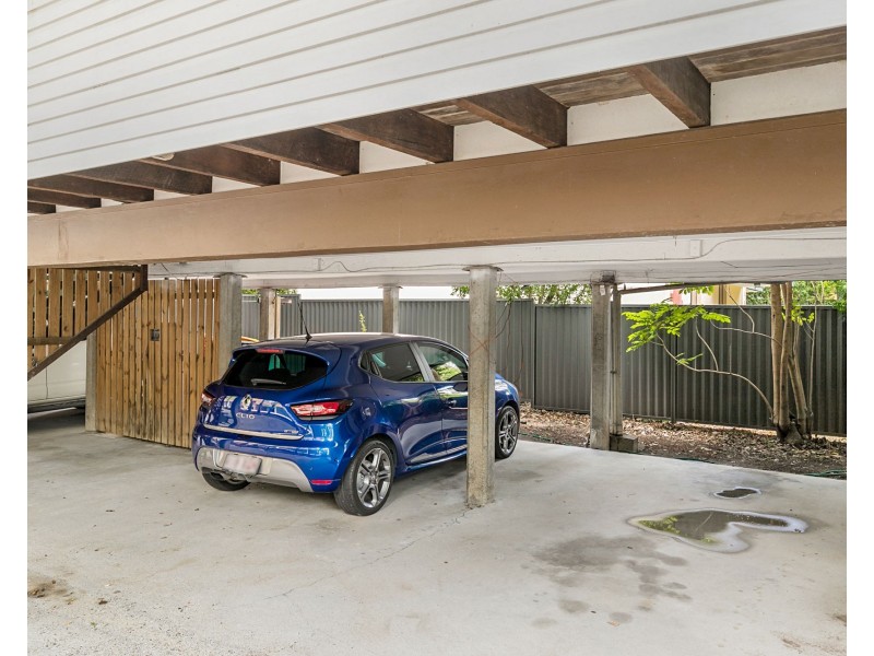 19 Waverley Road, Taringa QLD 4068