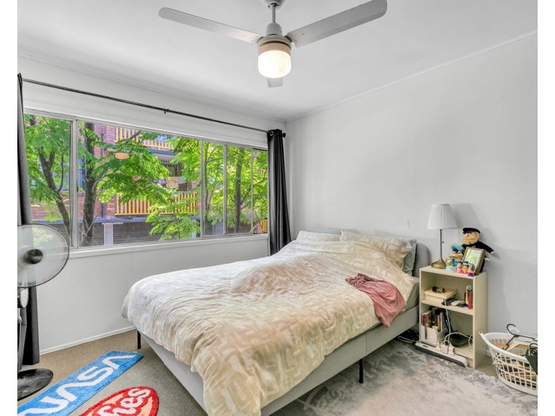19 Waverley Road, Taringa QLD 4068