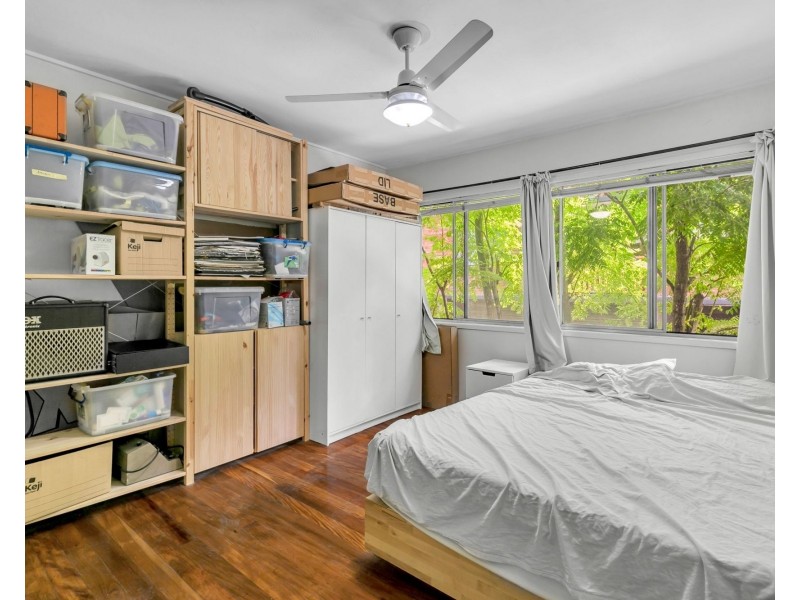 19 Waverley Road, Taringa QLD 4068