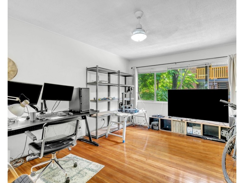 19 Waverley Road, Taringa QLD 4068