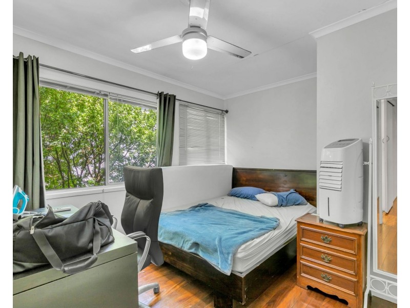 19 Waverley Road, Taringa QLD 4068