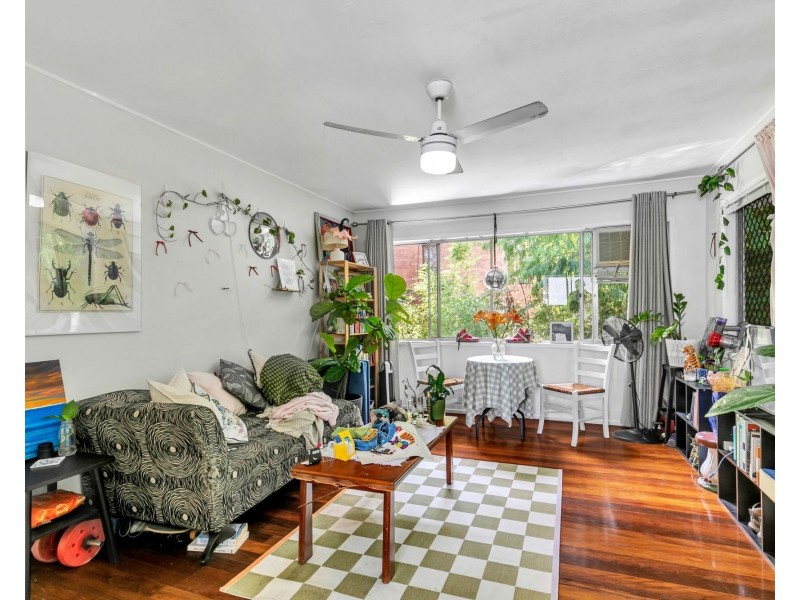 19 Waverley Road, Taringa QLD 4068