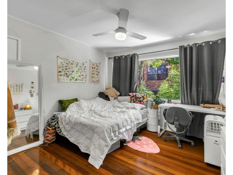 19 Waverley Road, Taringa QLD 4068