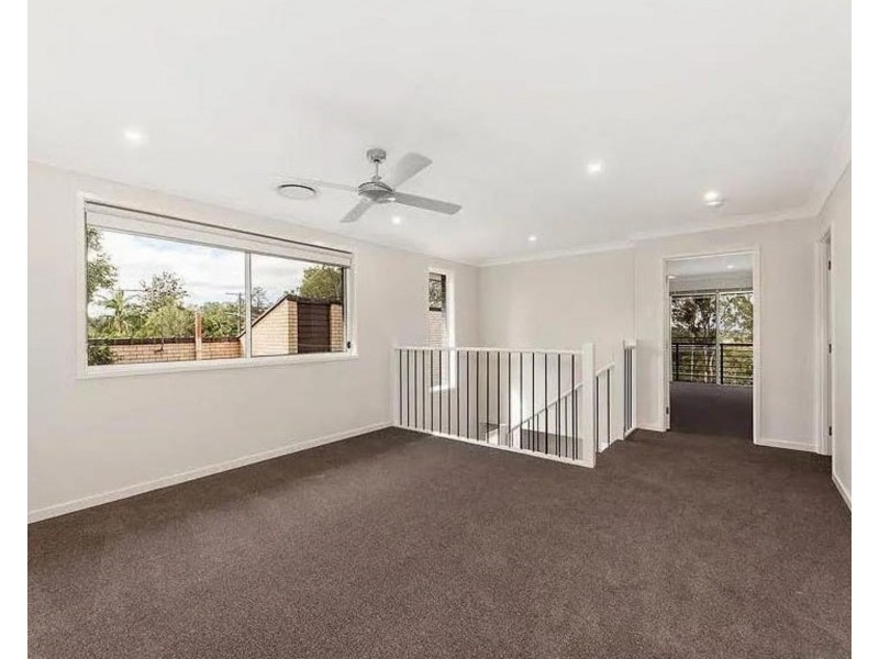 61 Sunset Rd, Kenmore QLD 4069