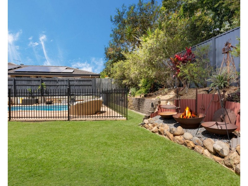 31 Spinnaker Circuit, Redland Bay QLD 4165
