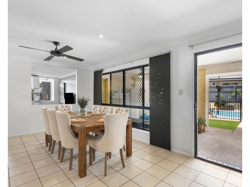 31 Spinnaker Circuit, Redland Bay QLD 4165