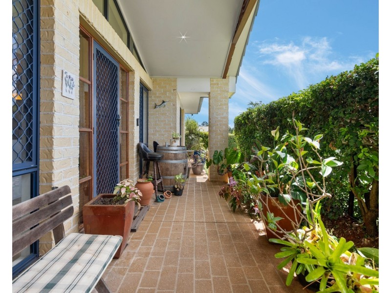 31 Spinnaker Circuit, Redland Bay QLD 4165