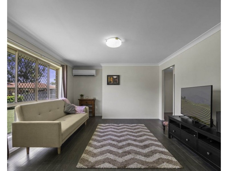 19 Brett Pl, Wynnum West QLD 4178